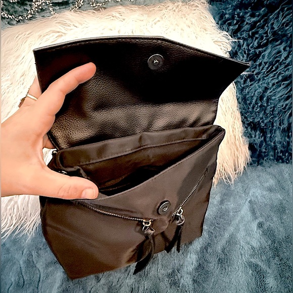 Botkier NY 5pc Bundle Mini Backpack 3 Leather Clutch Wrislets NEW IN BOX & Heels - Picture 10 of 17